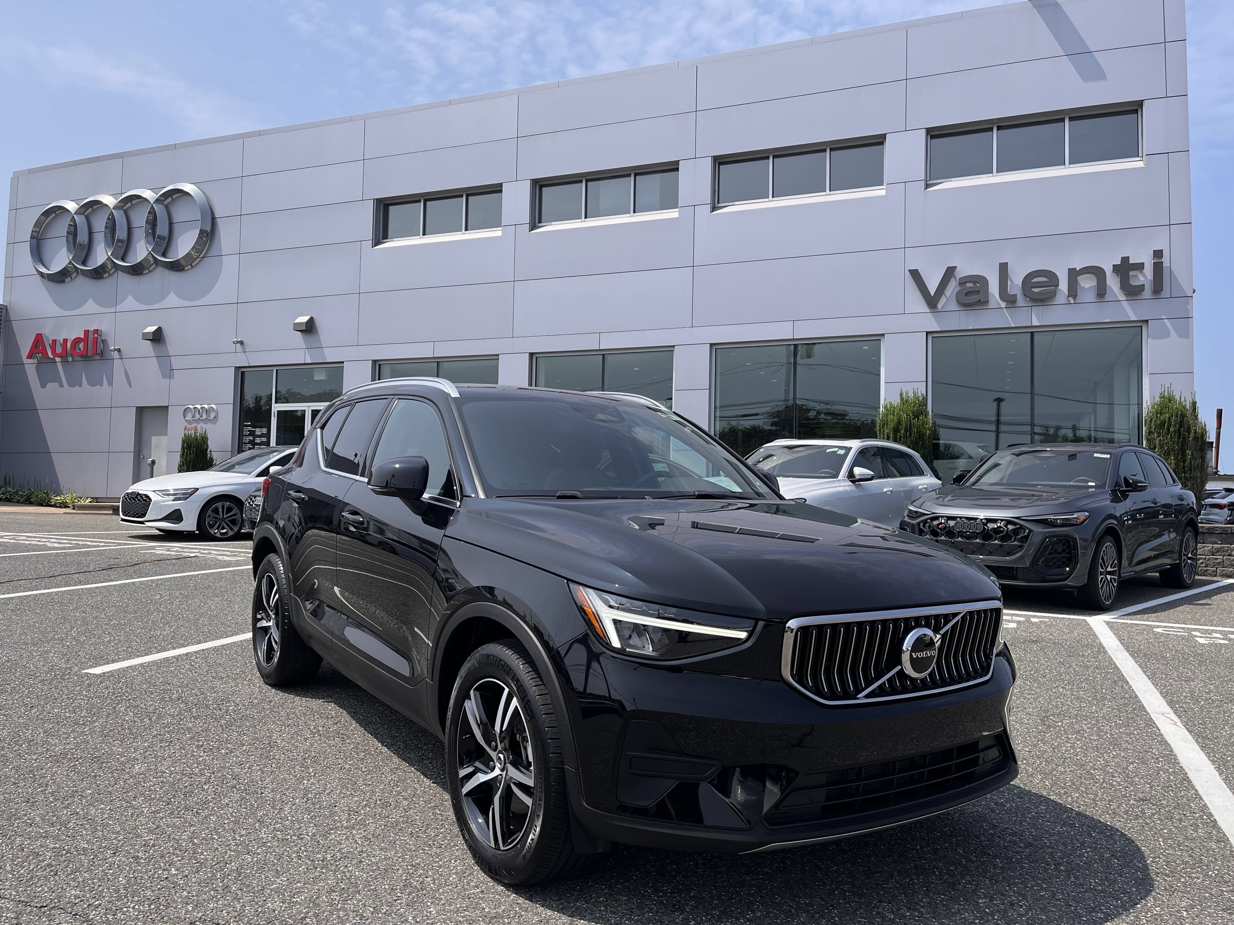 Certified 2025 Volvo XC40 B5 Core