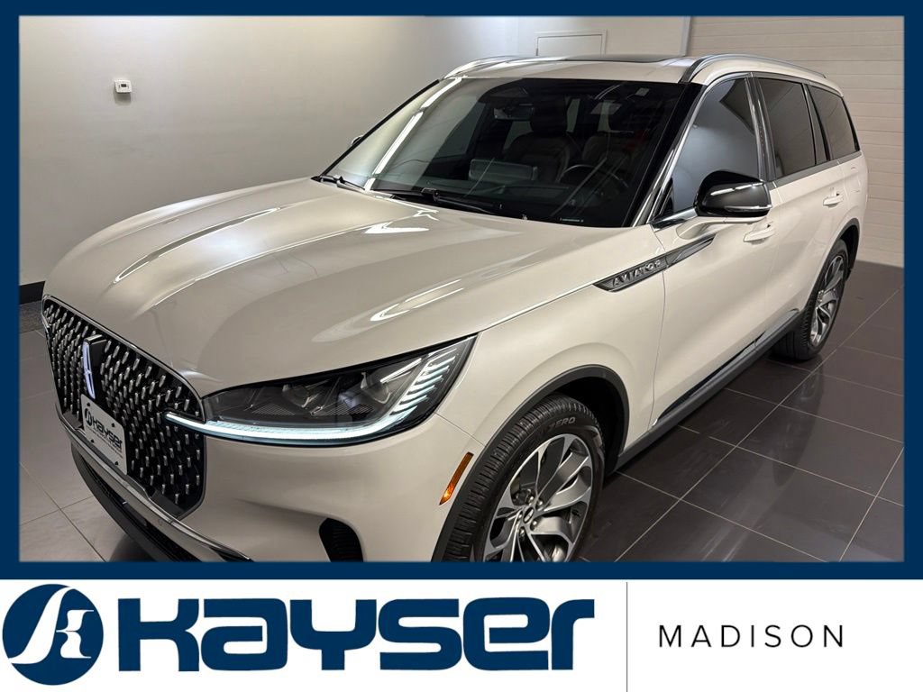 Certified 2025 Lincoln Aviator Reserve w/ Illumination Package AWD/4WD image 3
