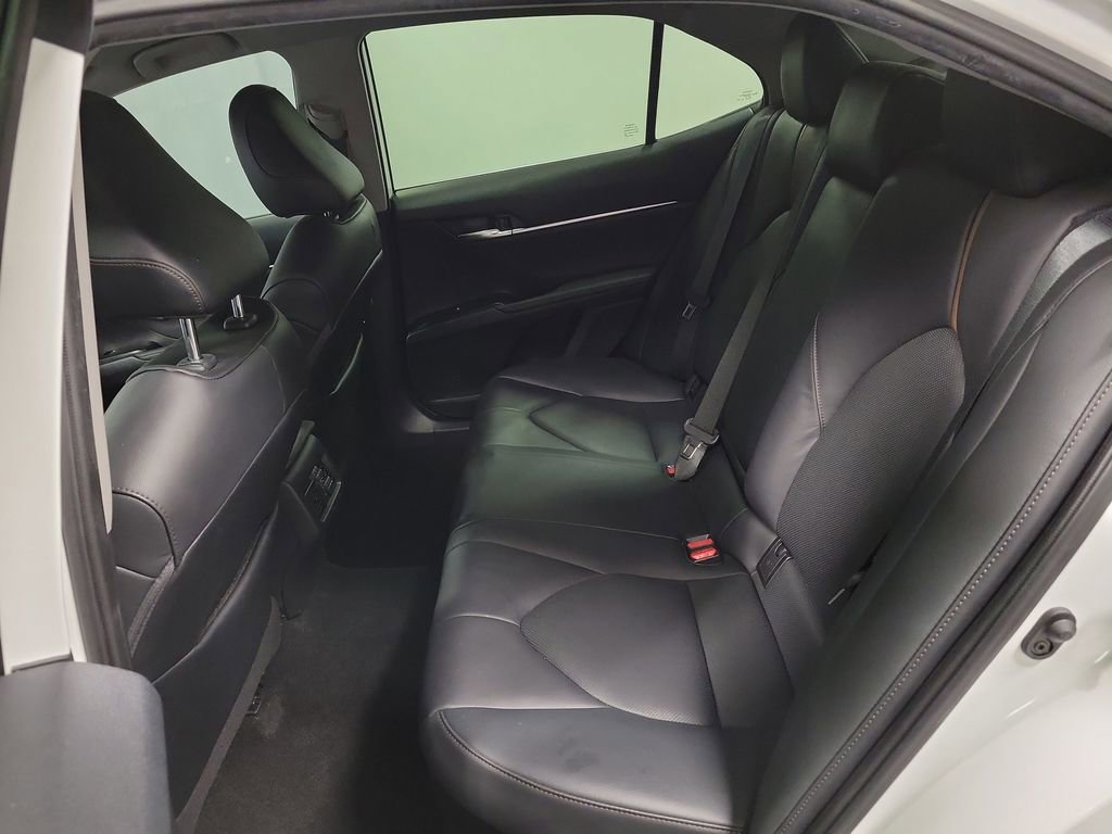 Used 2020 Toyota Camry XLE image 23