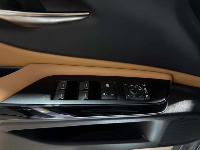 Used 2025 Lexus ES 350 w/ Premium Package FWD image 17