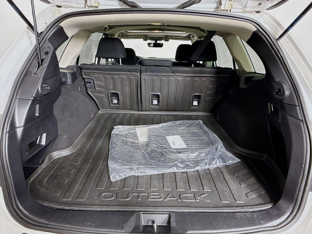 Used 2017 Subaru Outback 2.5i Premium image 31