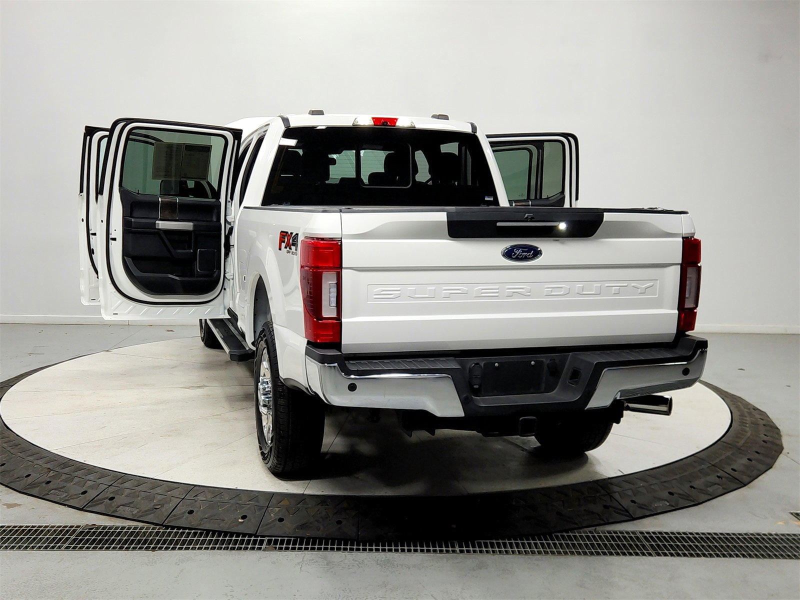Used 2022 Ford F250 Lariat w/ Lariat Ultimate Package image 14