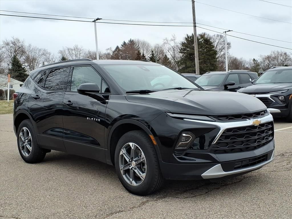 New 2026 Chevrolet Blazer LT w/ Convenience Package image 3