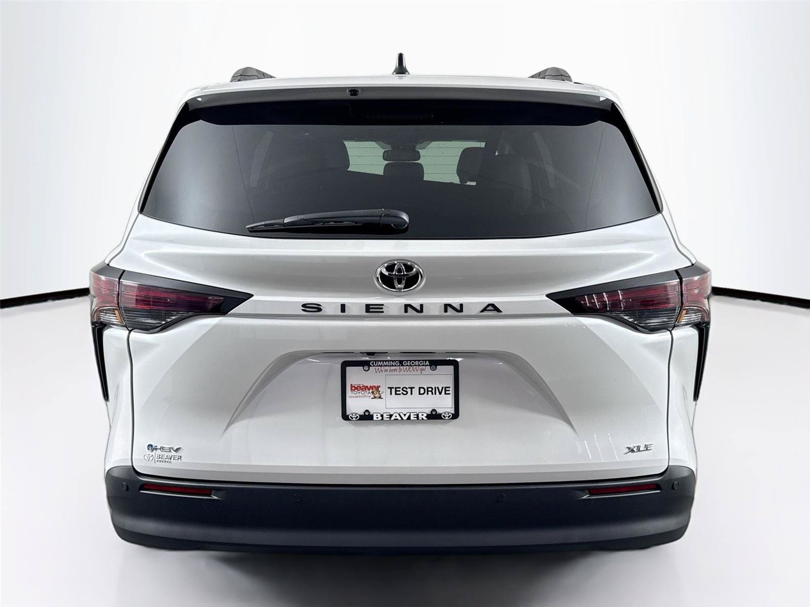 Certified 2026 Toyota Sienna XLE FWD image 12