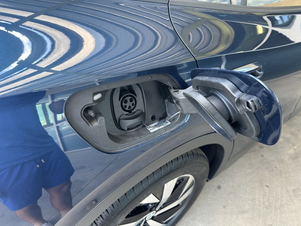 Used 2023 Volkswagen ID.4 Pro image 33