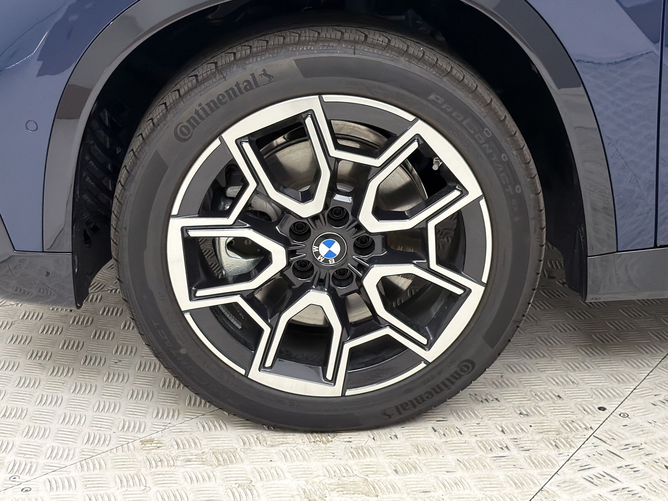 New 2026 BMW X1 xDrive28i w/ Convenience Package AWD/4WD image 13
