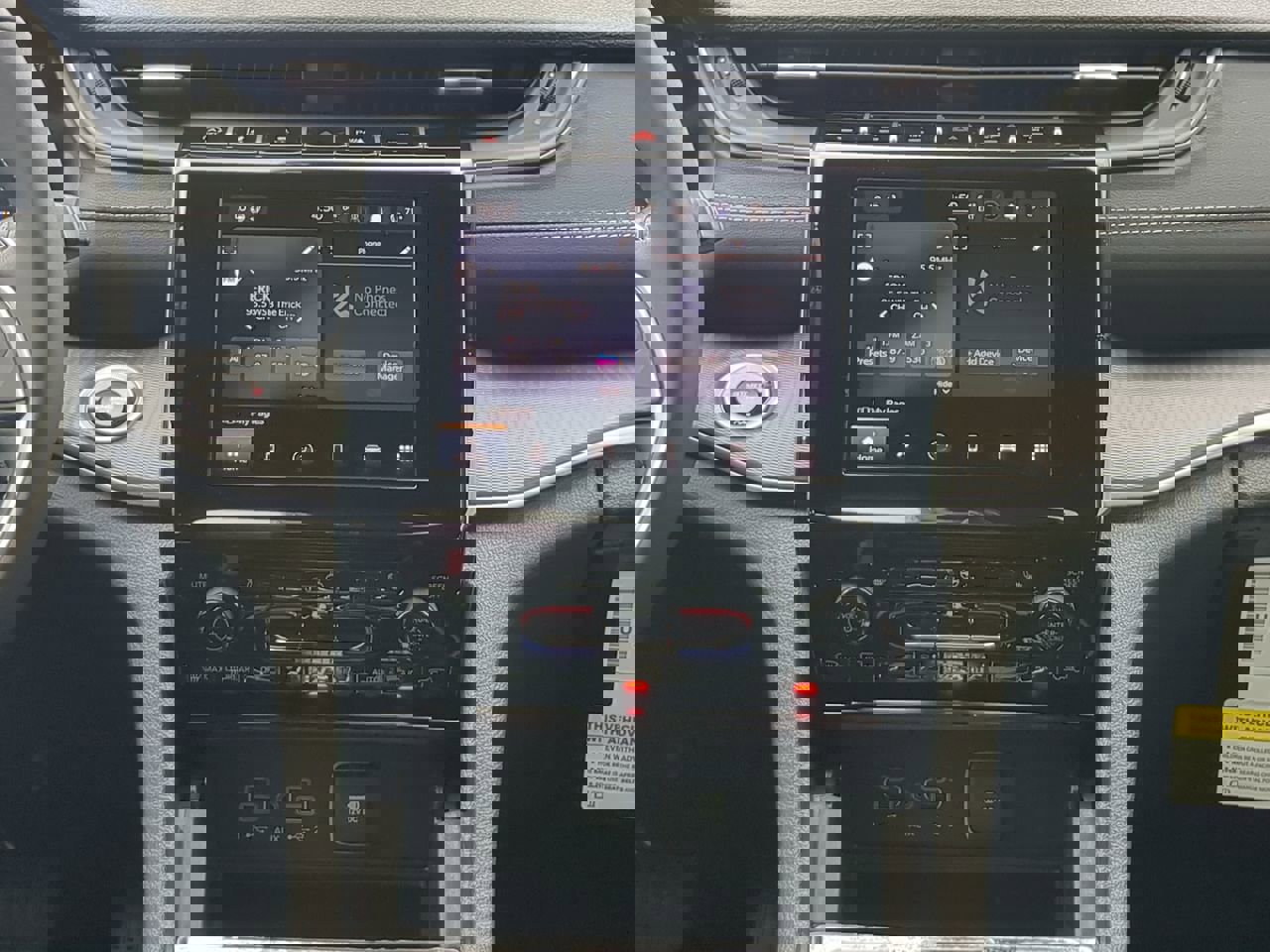 New 2025 Jeep Grand Cherokee Laredo X w/ Luxury Tech Group I image 16