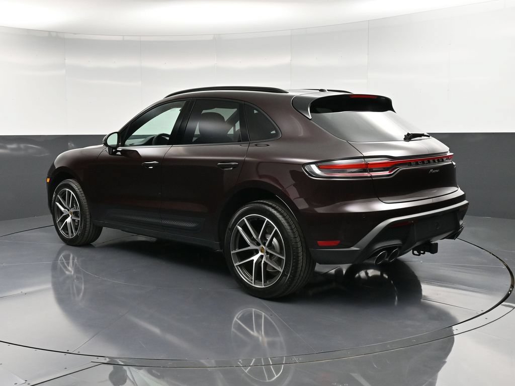 Certified 2026 Porsche Macan AWD/4WD image 3