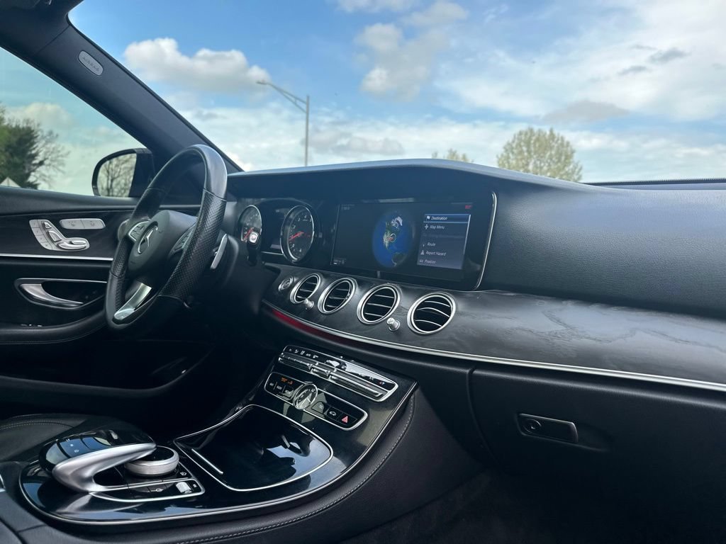 Used 2017 Mercedes-Benz E 300 4MATIC image 24