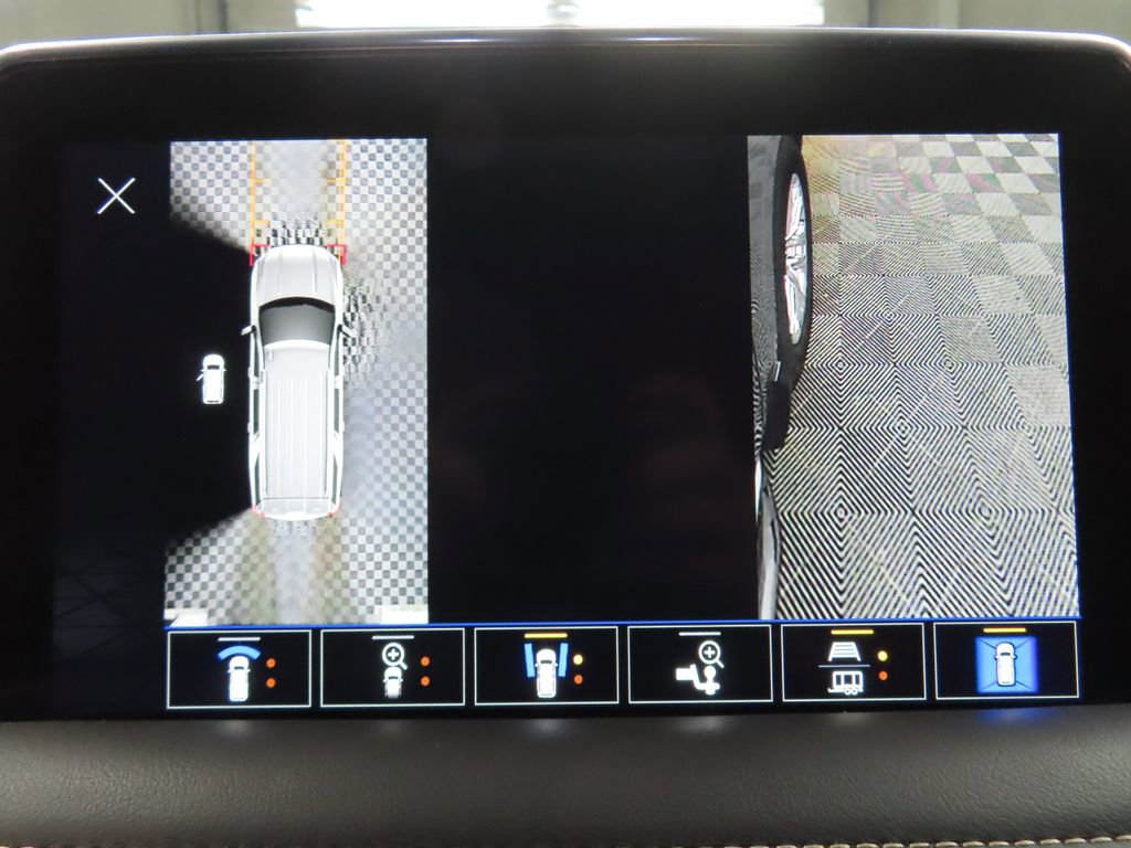 Used 2024 GMC Yukon SLT w/ SLT Luxury Package image 21