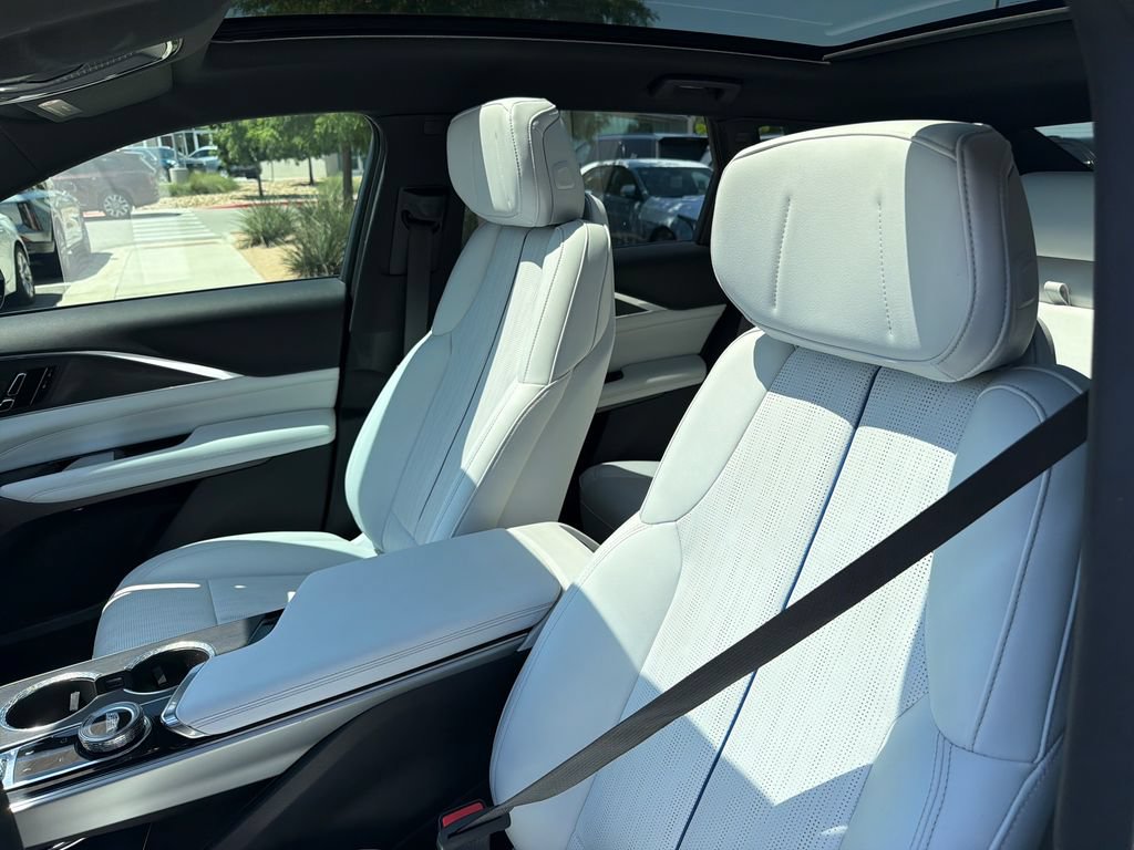 Used 2024 Cadillac Lyriq Luxury AWD/4WD image 19