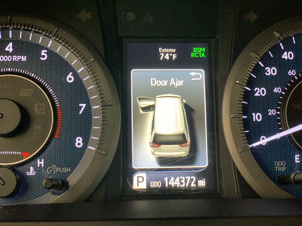 Used 2018 Toyota Sienna XLE Premium image 24