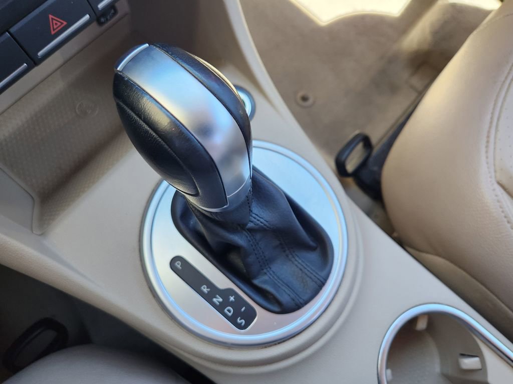 Used 2015 Volkswagen Beetle 1.8T image 11