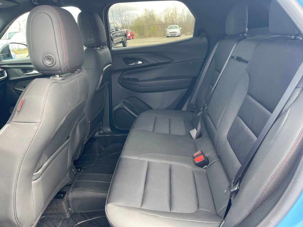 Used 2023 Chevrolet TrailBlazer RS w/ Sun and Liftgate Package image 21