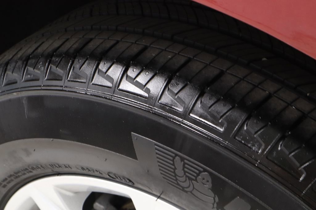 Used 2024 Chevrolet Equinox LT w/ LPO, Floor Liner Package image 16