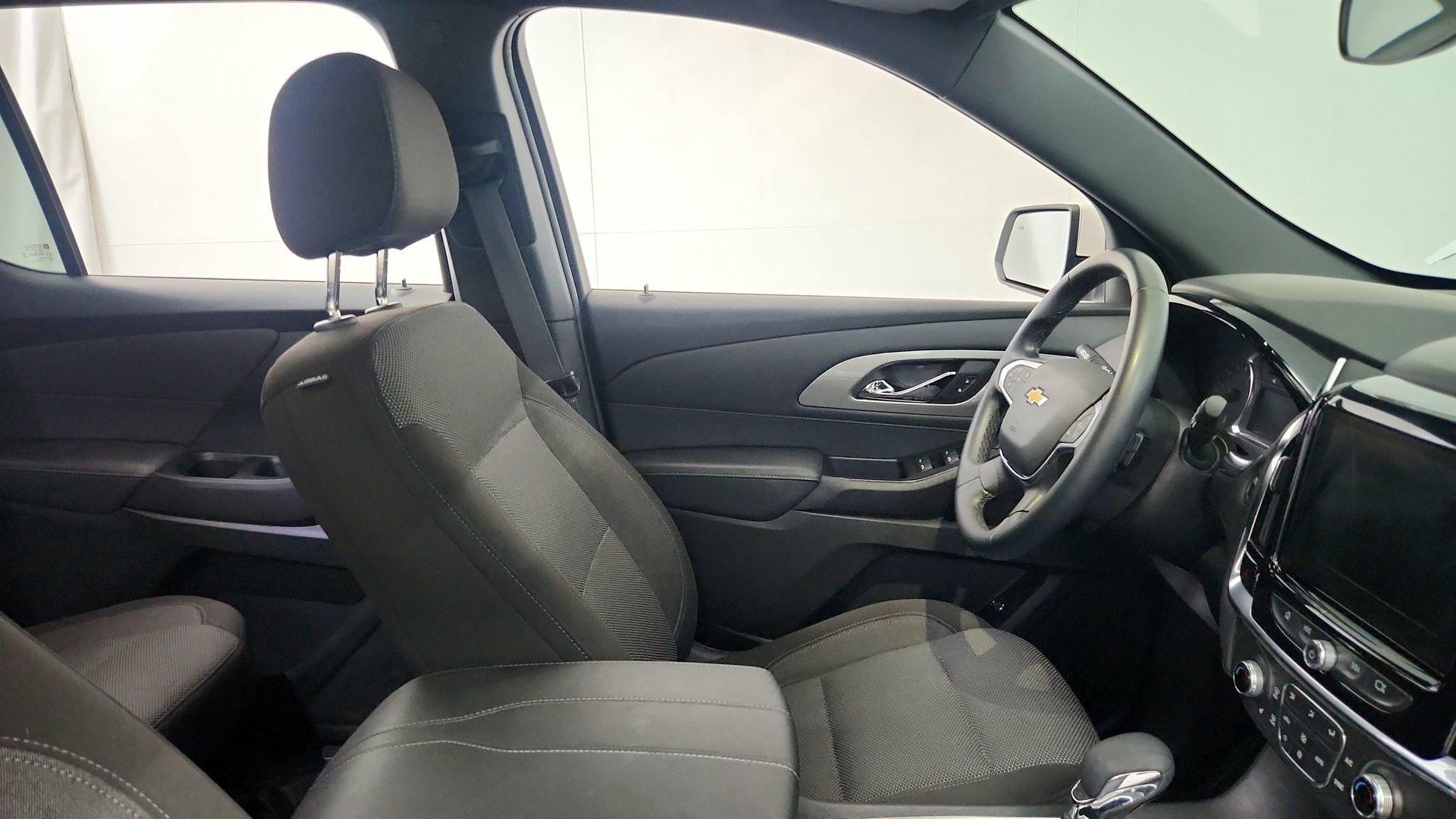 Certified 2023 Chevrolet Traverse LT FWD image 29