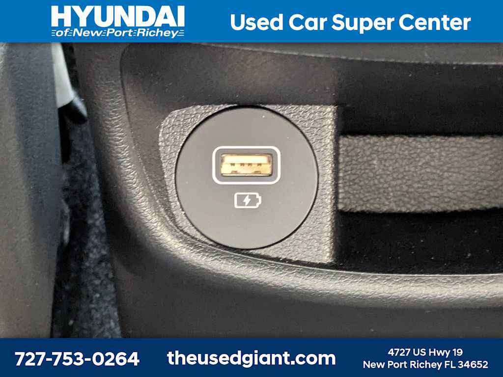 Used 2023 Hyundai Kona SE w/ Cargo Package FWD image 15