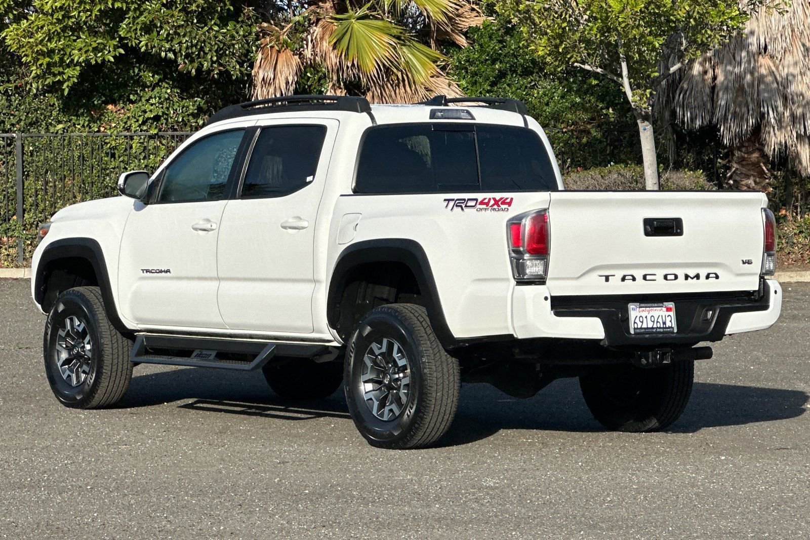 Used 2021 Toyota Tacoma TRD Off-Road w/ Technology Package image 5
