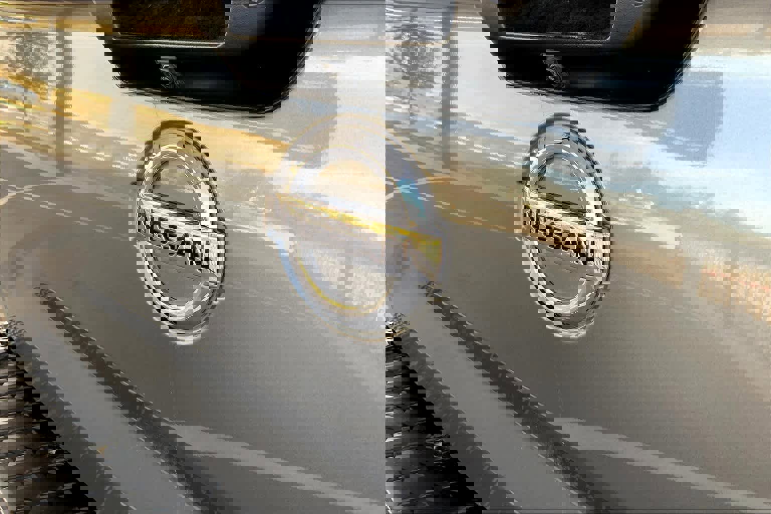 Used 2021 Nissan Titan SV w/ SV Convenience Package image 10