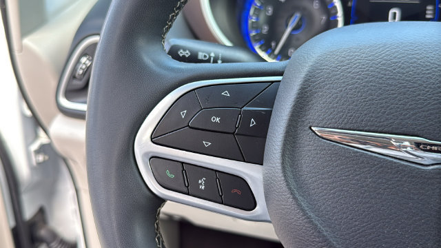 Used 2024 Chrysler Voyager LX FWD image 22