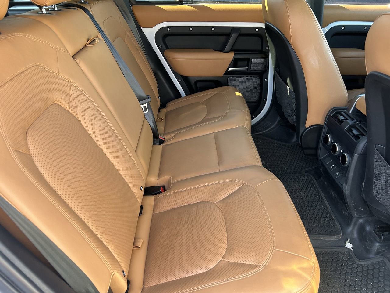 Used 2023 Land Rover Defender 110 V8 image 8