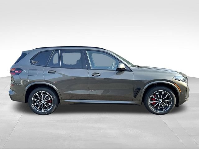 New 2026 BMW X5 xDrive40i w/ M Sport Package AWD/4WD image 2