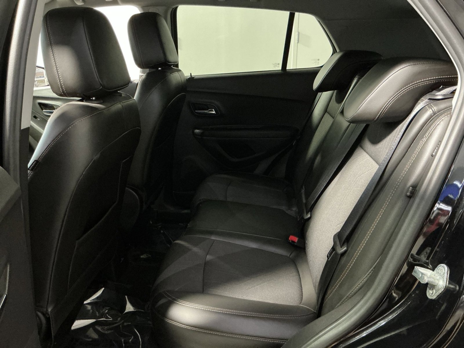 Used 2019 Chevrolet Trax LT w/ LT Convenience Package AWD/4WD image 31