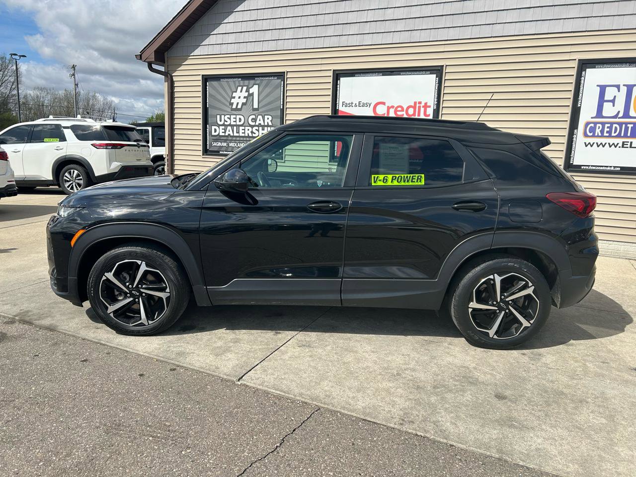 Used 2022 Chevrolet TrailBlazer RS w/ Sun and Liftgate Package FWD image 8