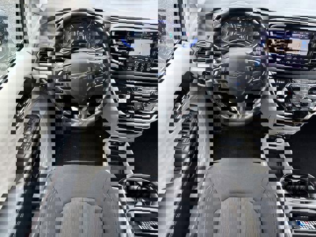 Used 2020 Chrysler Pacifica Touring w/ Advanced Safetytec Group image 17