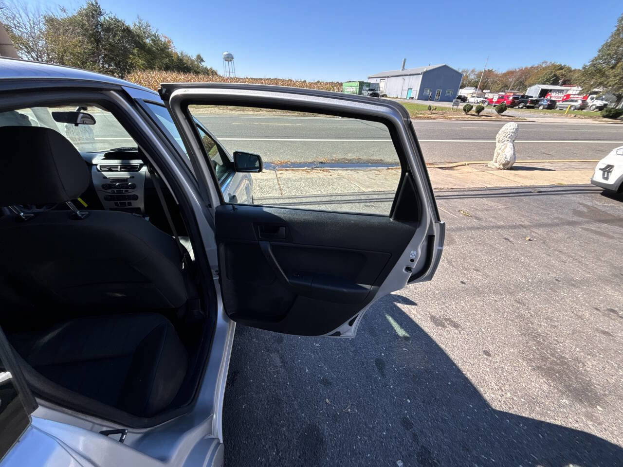 Used 2009 Ford Focus SE image 17