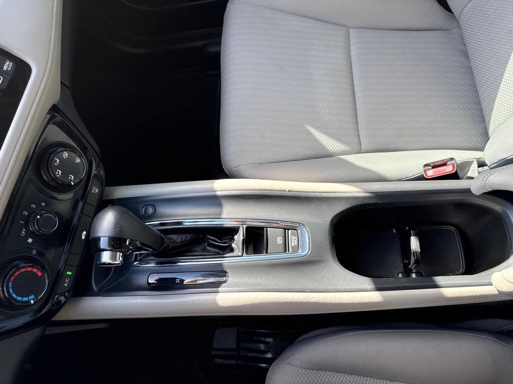 Used 2016 Honda HR-V LX image 17