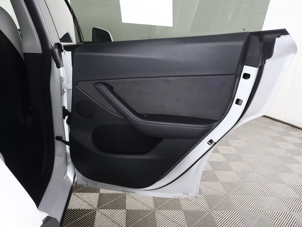 Used 2023 Tesla Model Y Long Range AWD/4WD image 24