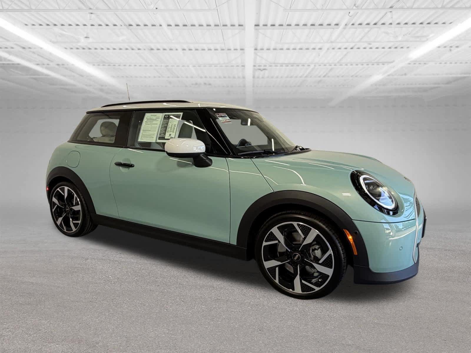 Used 2025 MINI Cooper 2-Door Hardtop FWD image 7