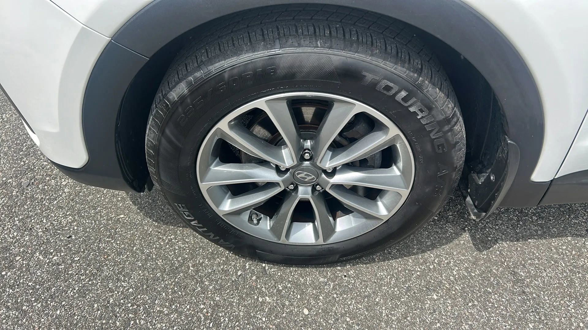 Used 2018 Hyundai Santa Fe SE AWD/4WD image 28