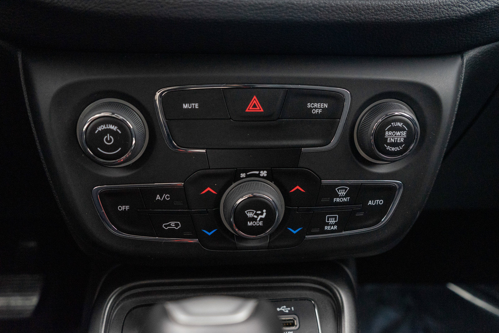 Used 2019 Jeep Compass Trailhawk w/ Cold Weather Group AWD/4WD image 19