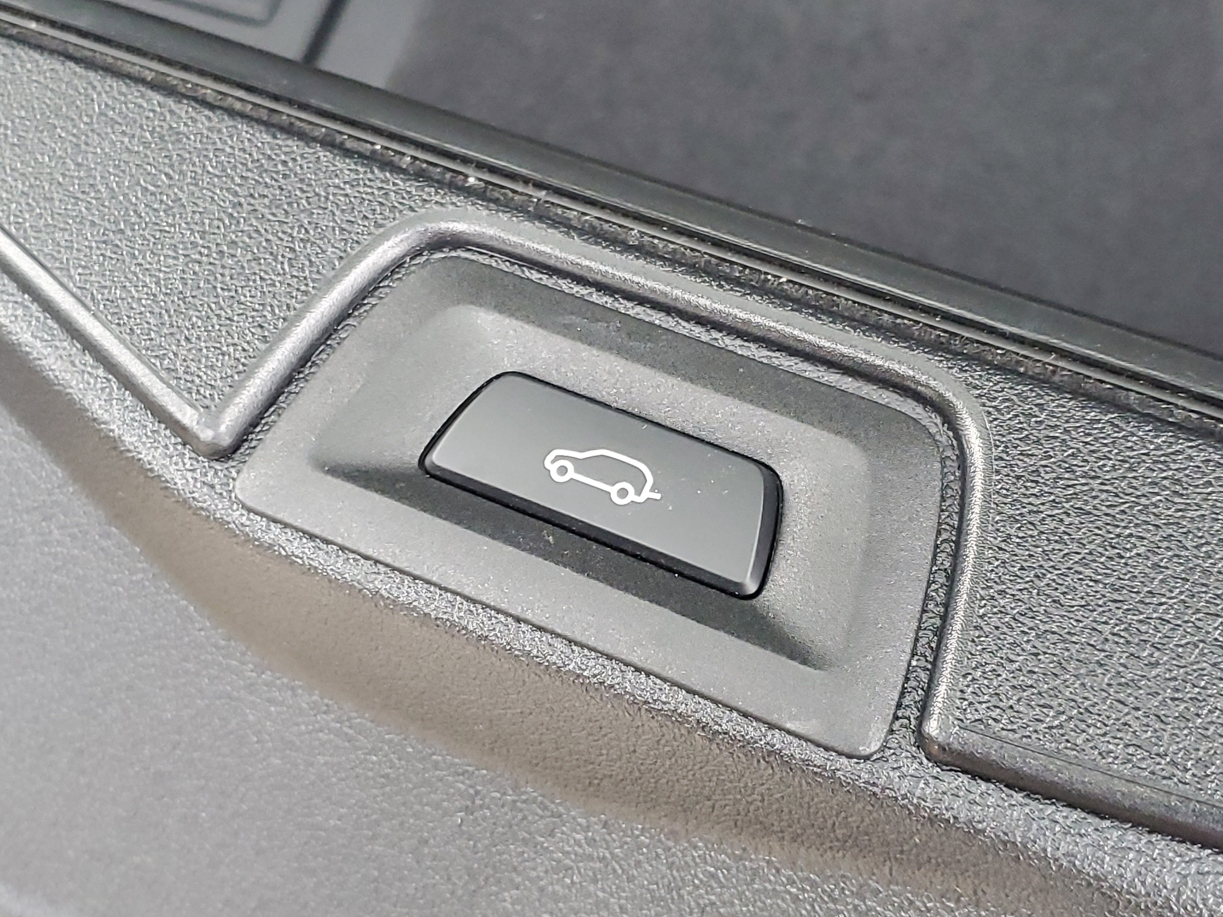 Certified 2024 BMW X5 xDrive40i w/ M Sport Package image 26