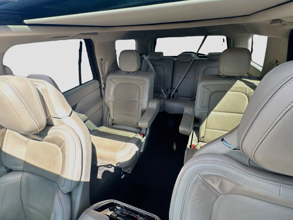 Used 2018 Lincoln Navigator Select AWD/4WD image 23