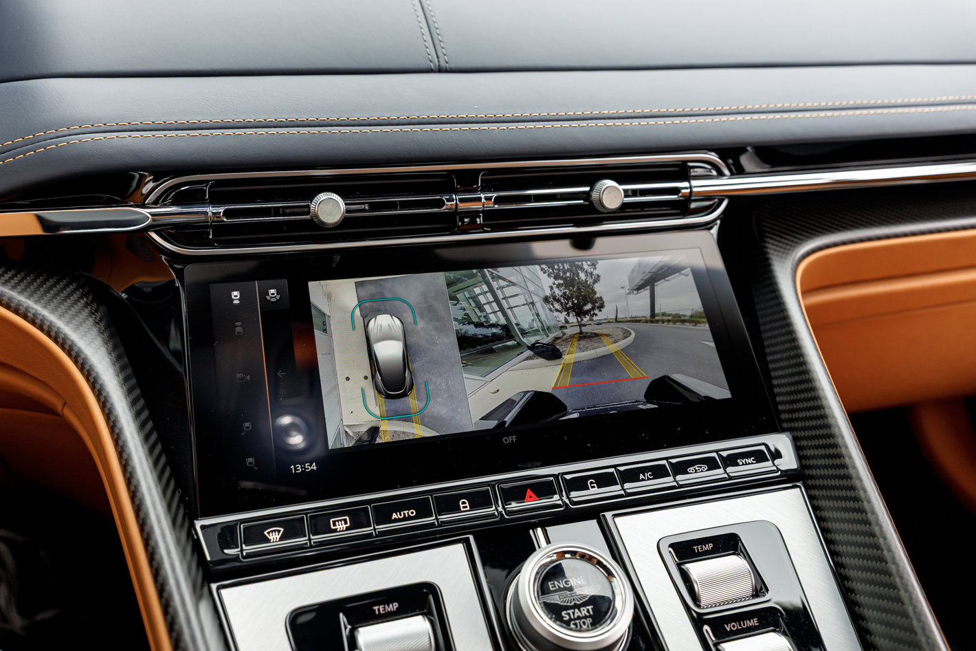 Used 2025 Aston Martin DB12 Coupe image 38