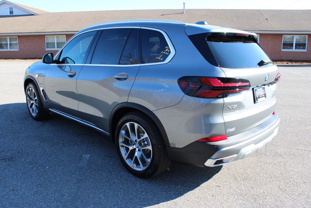 New 2026 BMW X5 xDrive50e w/ Climate Comfort Package image 6