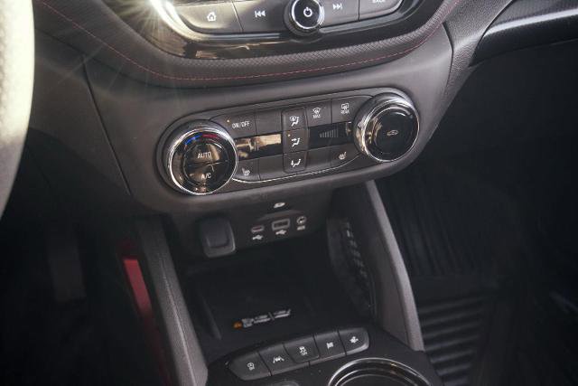 Used 2022 Chevrolet TrailBlazer RS w/ Technology Package FWD image 22