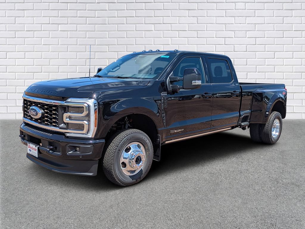 New 2026 Ford F350 Platinum w/ FX4 Off-Road Package