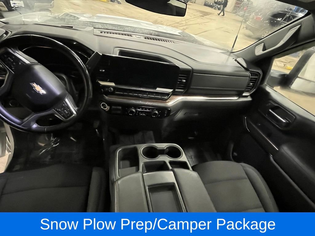Used 2025 Chevrolet Silverado 3500 LT w/ Convenience Package image 15