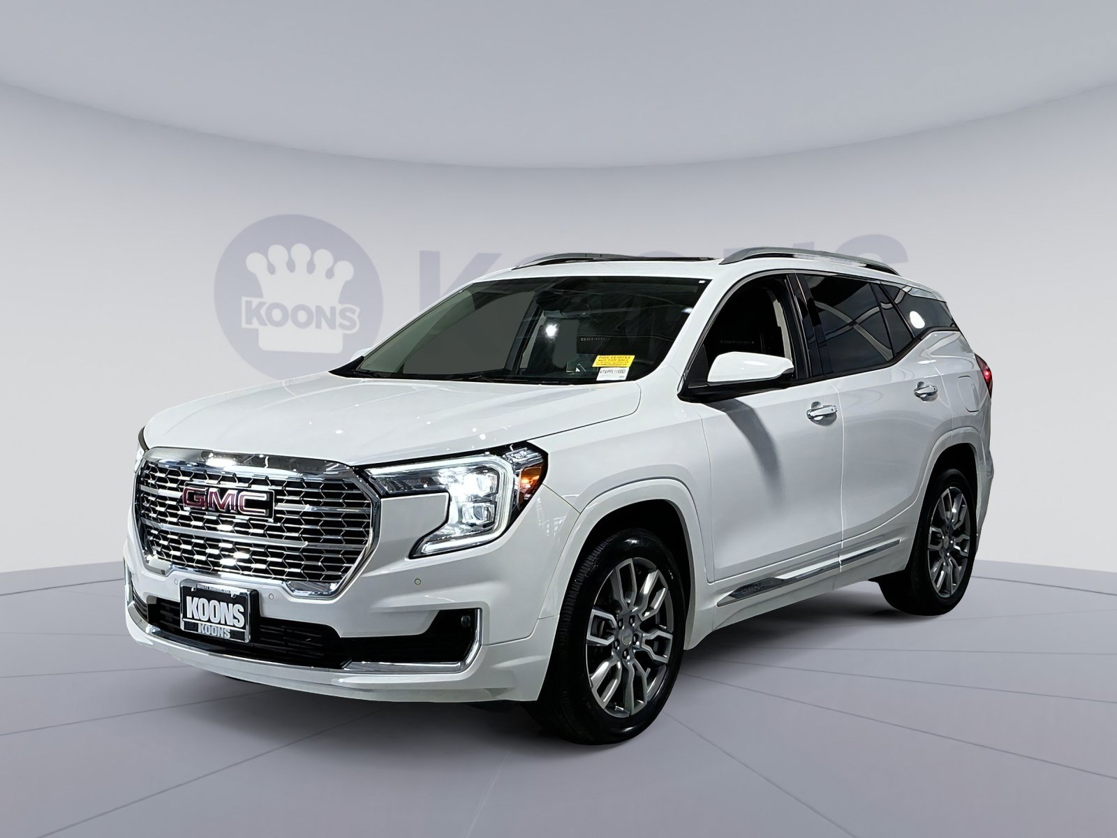 Used 2023 GMC Terrain Denali AWD/4WD image 1