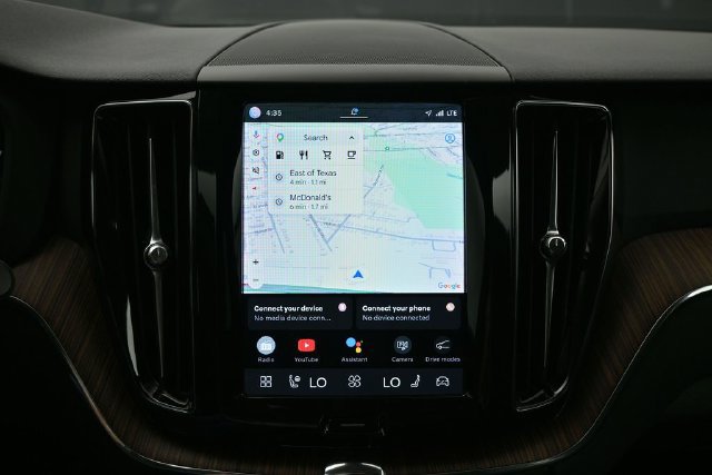 Used 2023 Volvo XC60 B5 Plus w/ Protection Package Premier FWD image 13