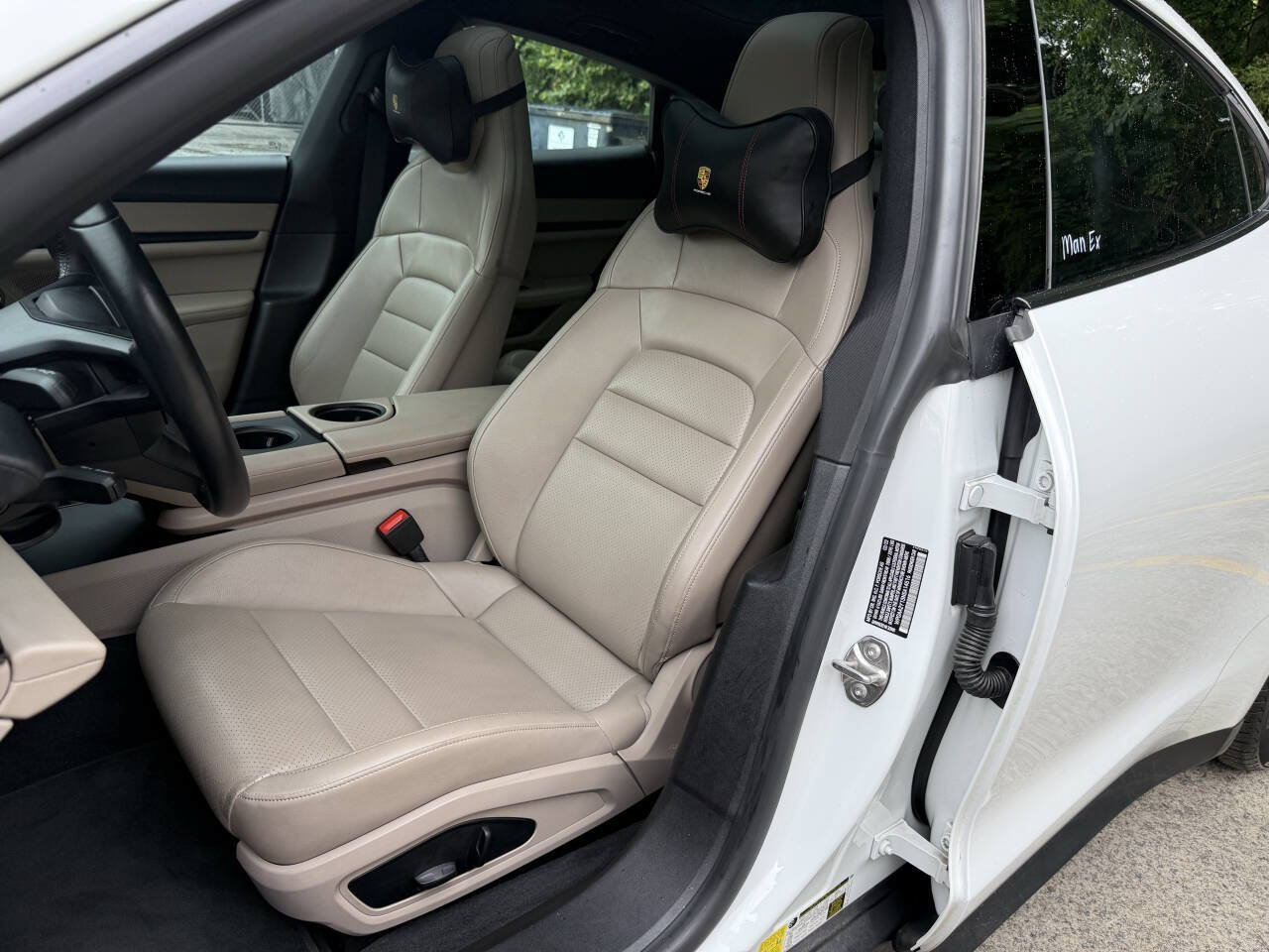 Used 2022 Porsche Taycan RWD image 14