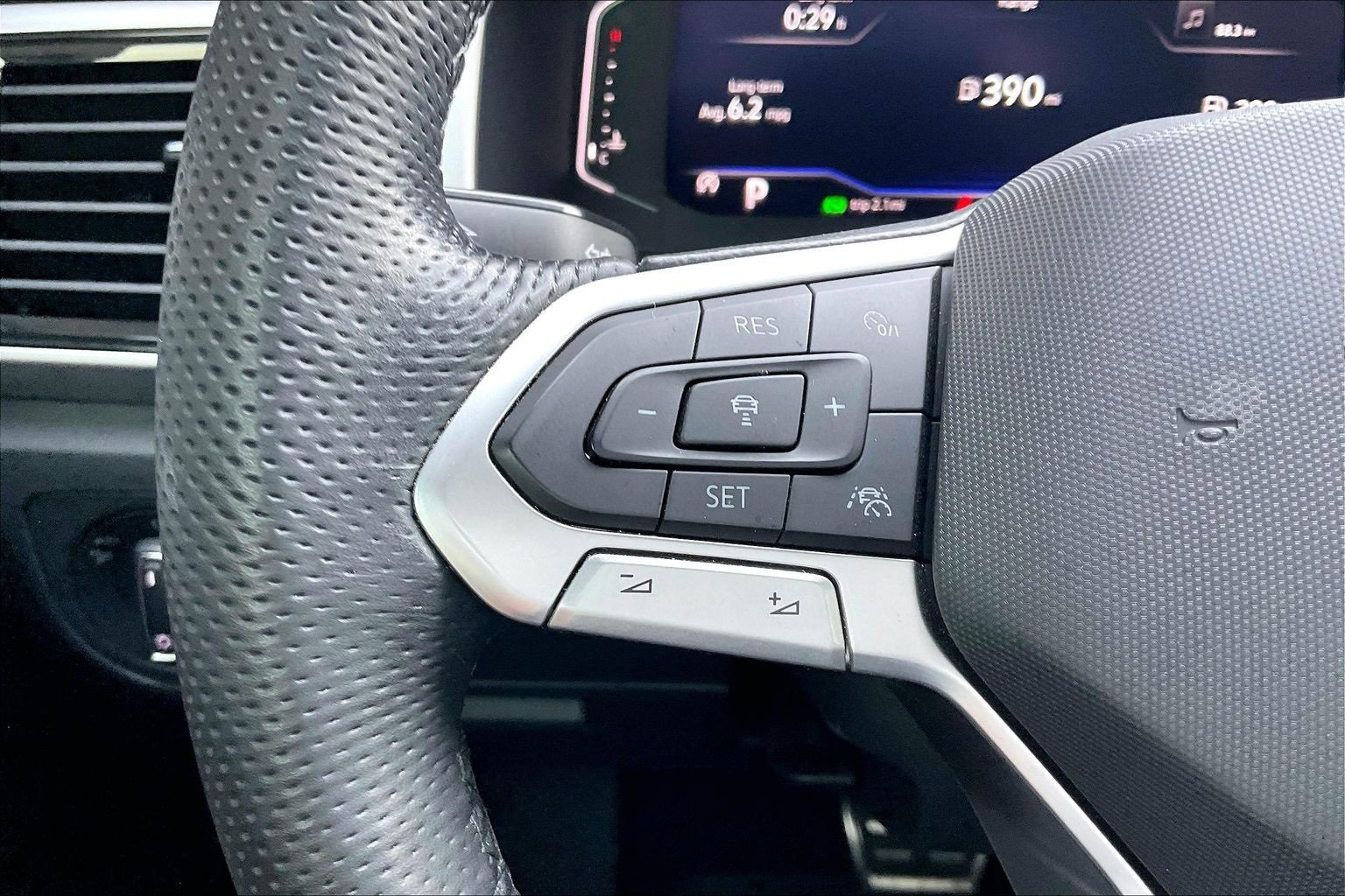 Used 2022 Volkswagen Atlas SEL Premium image 10