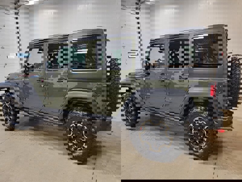 Used 2015 Jeep Wrangler Unlimited Rubicon image 6