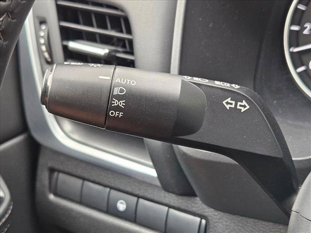 Used 2025 Nissan Rogue SV AWD/4WD image 15