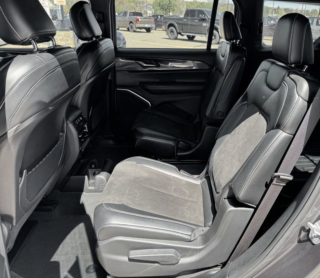 Used 2021 Jeep Grand Cherokee L Laredo AWD/4WD image 24