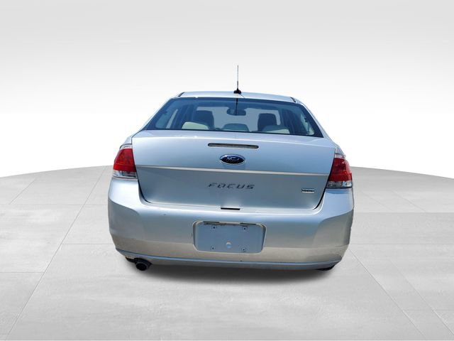 Used 2010 Ford Focus SEL FWD image 4